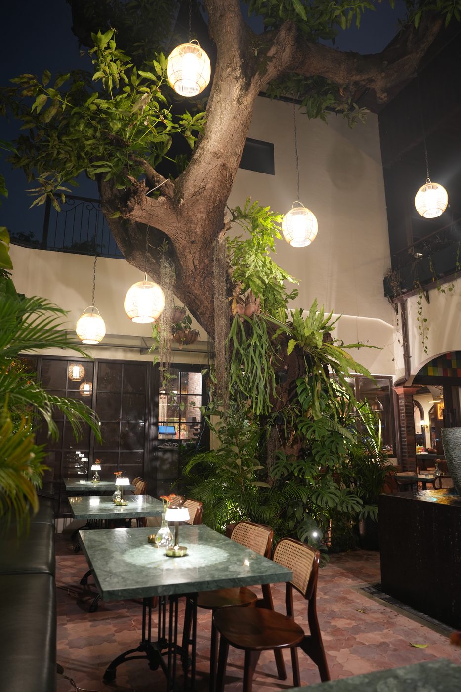 Suasana Restoran Serodja